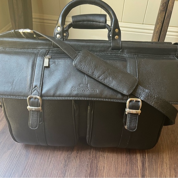 Black Leather Unisex Travel Bag with double handle and Adjustable Strap - Picture 13 of 13